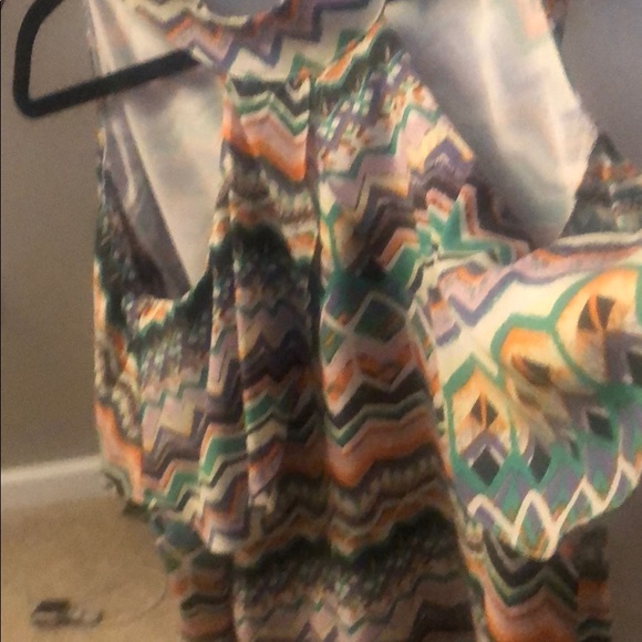 Womens size medium beautiful blouse - Picture 2 of 3